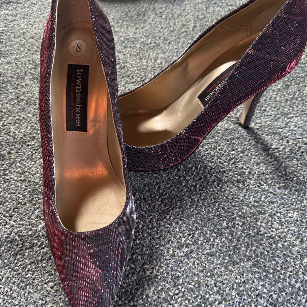 Women's Townshoes Black and Red Heels